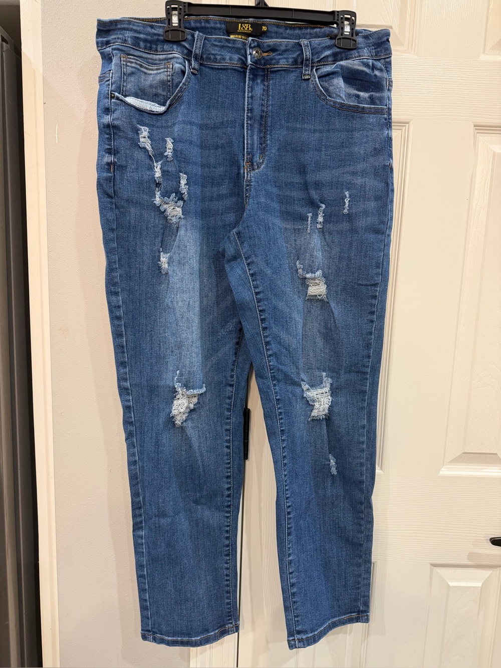 L&B Distressed stretchy  medium wash  straight Jeans